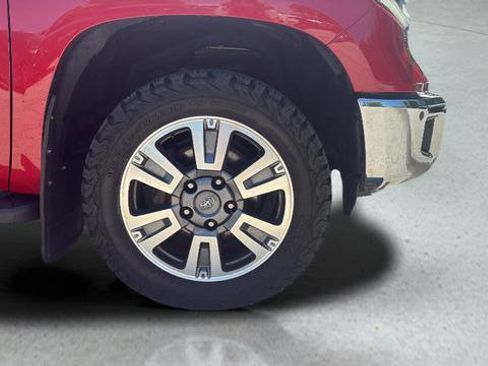 Used 2021 Toyota Tundra Platinum AWD/4WD image 33