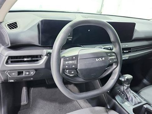 Used 2025 Kia K4 FWD image 18