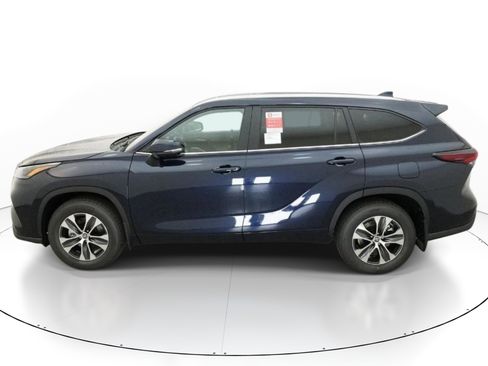 New 2026 Toyota Highlander XLE AWD/4WD image 3