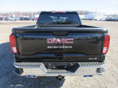 New 2026 GMC Sierra 1500 SLE image 6