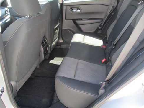 Used 2025 Nissan Rogue SV AWD/4WD image 11