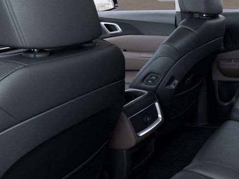 New 2025 Kia Carnival EX image 29