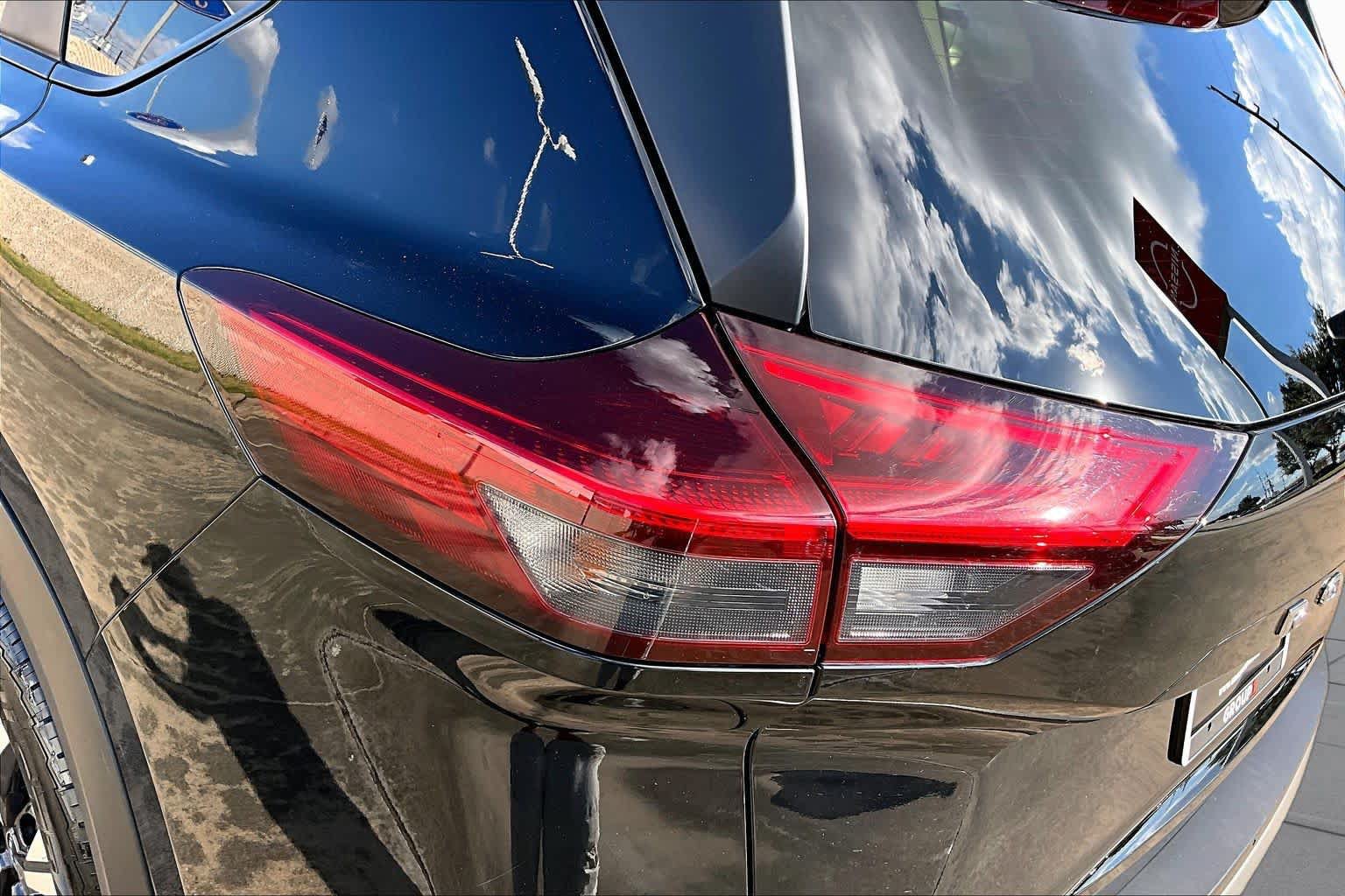 Certified 2023 Nissan Rogue SV FWD image 26