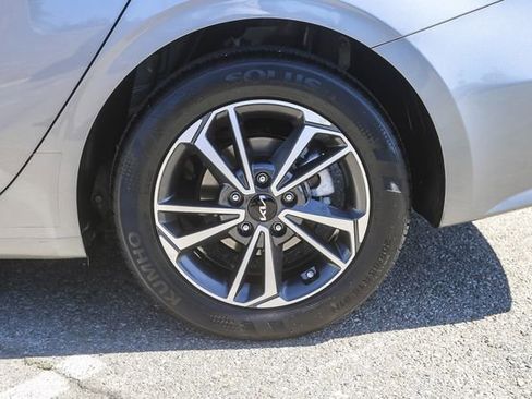 Used 2023 Kia Forte LXS w/ LXS Technology Package image 12