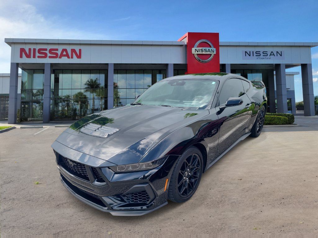 Used 2025 Ford Mustang GT w/ GT Performance Package RWD image 5