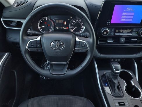 Certified 2024 Toyota Highlander LE image 13