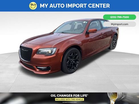 Used 2021 Chrysler 300 Touring L w/ Popular Equipment Group AWD/4WD image 3