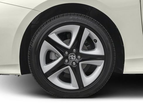 Used 2016 Toyota Prius Four Touring w/ Premium Convenience Package FWD image 12