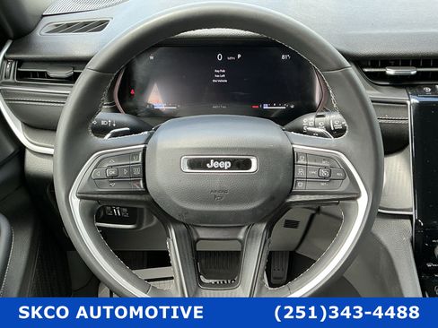 Used 2024 Jeep Grand Cherokee Altitude image 18