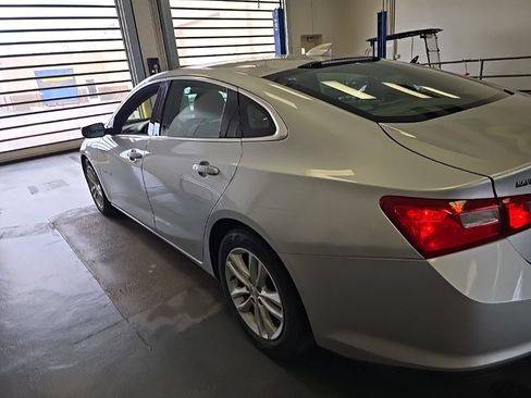 Used 2018 Chevrolet Malibu Hybrid FWD image 4