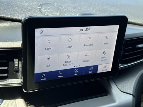 Used 2021 Ford Explorer XLT w/ Equipment Group 202A RWD image 12