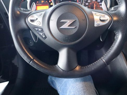 Used 2015 Nissan 370Z Coupe RWD image 19