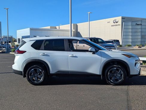 Certified 2024 Nissan Rogue SV image 7