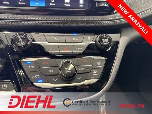 Used 2026 Chrysler Pacifica Limited w/ S Appearance Package image 39