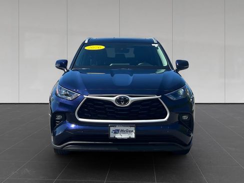 Used 2026 Toyota Highlander XLE w/ Protection Package #3 (TMS) AWD/4WD image 8