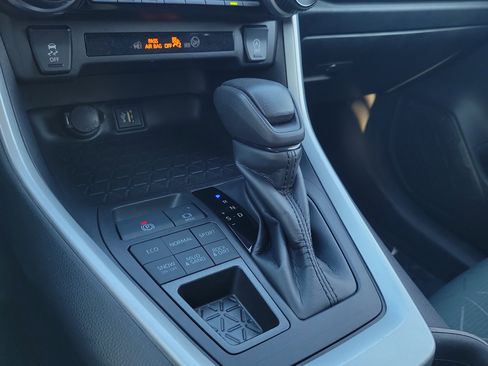 Used 2024 Toyota RAV4 XLE image 21