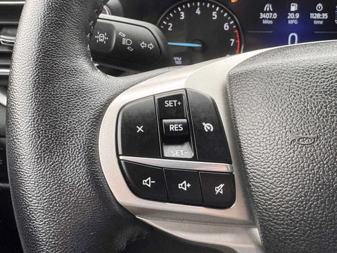 Used 2023 Ford Explorer XLT w/ Equipment Group 202A AWD/4WD image 9