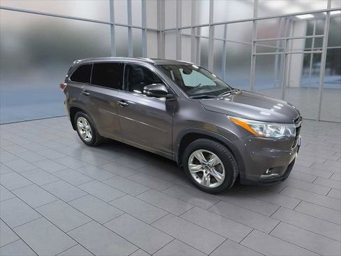 Certified 2016 Toyota Highlander Limited Platinum w/ Protection Package #3 AWD/4WD image 2