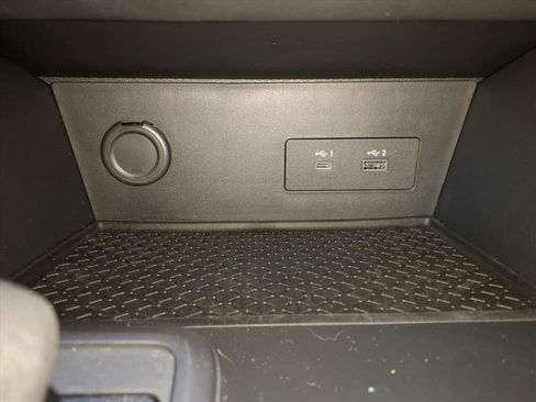 Used 2025 Nissan Pathfinder S image 13