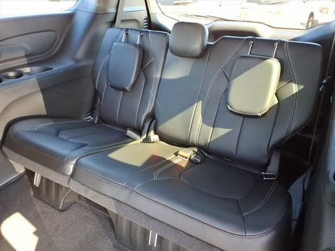 New 2026 Chrysler Pacifica Select w/ S Appearance Package image 11