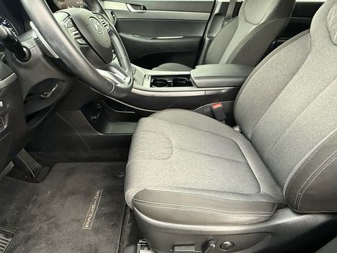 Used 2024 Chrysler Pacifica Touring-L image 12