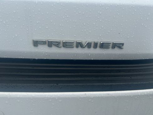 Used 2022 Chevrolet Suburban Premier image 5