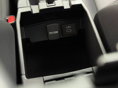 Certified 2026 Toyota Corolla Cross XLE image 25