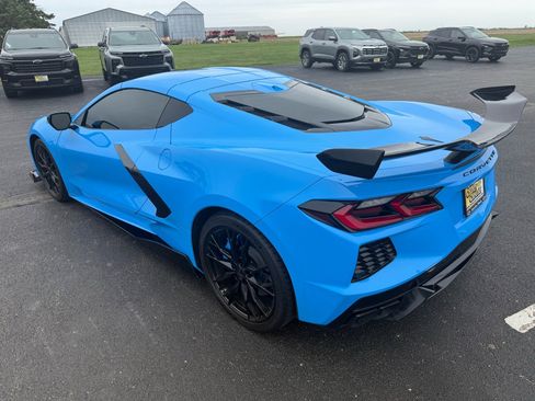 Used 2023 Chevrolet Corvette Stingray Preferred Cpe w/ Z51 Performance Package RWD image 34