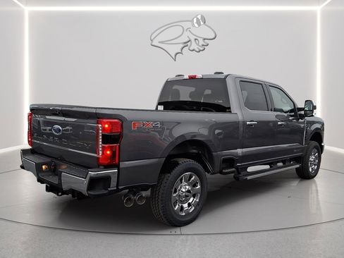 New 2026 Ford F250 Lariat w/ Chrome Package image 3