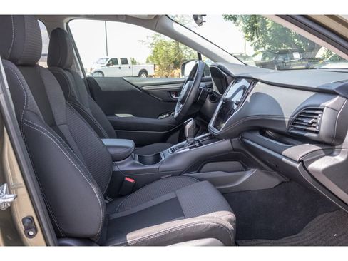 Used 2025 Subaru Outback Premium AWD/4WD image 11