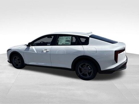 New 2026 Kia K4 LXS FWD image 6