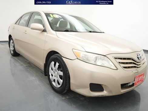 Used 2010 Toyota Camry LE FWD image 1