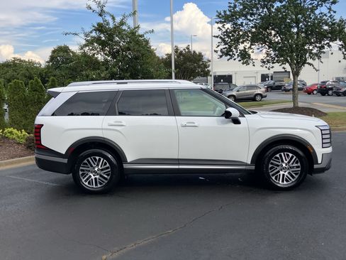 Used 2026 Hyundai Palisade SEL FWD image 11