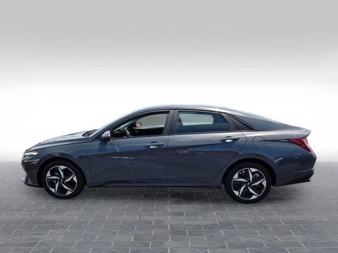 Used 2023 Hyundai Elantra SEL w/ Convenience Package FWD image 4