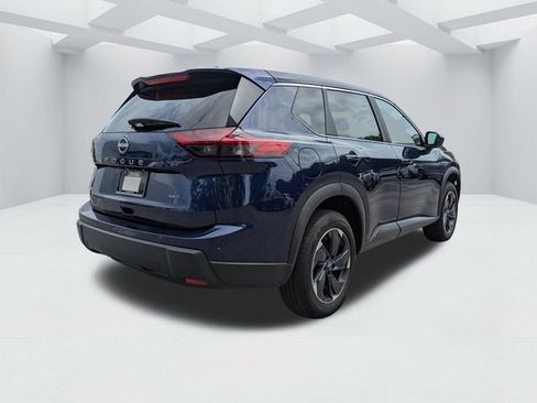 Used 2025 Nissan Rogue SV AWD/4WD image 5