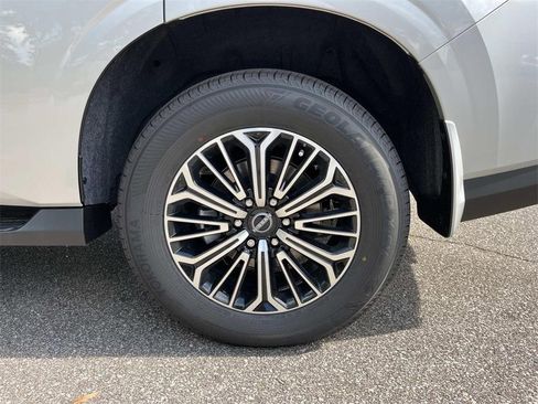 New 2026 Nissan Armada SL w/ Captain's Chari Seat Package image 9