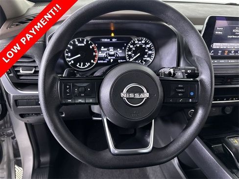 Used 2023 Nissan Rogue SV image 11