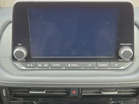 Used 2022 Nissan Rogue SV image 22