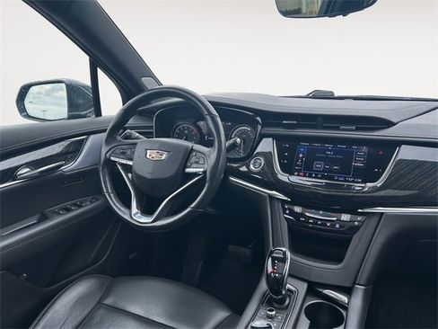 Used 2020 Cadillac XT6 Premium Luxury image 10