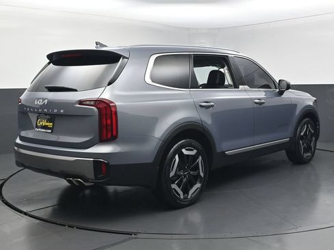Used 2025 Kia Telluride S FWD image 5