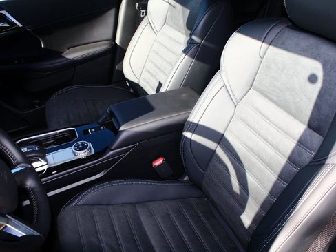 New 2026 Mitsubishi Outlander Trail Edition image 4