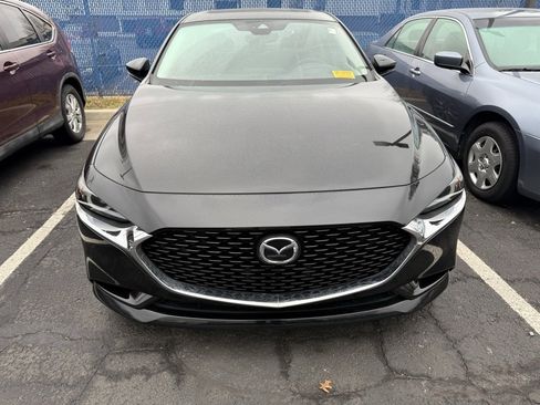 Used 2020 MAZDA MAZDA3 Premium image 2