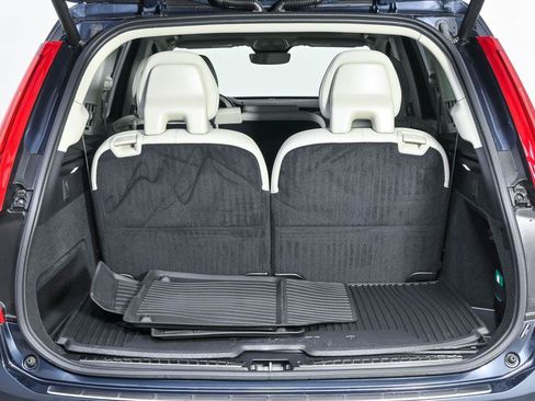 Certified 2025 Volvo XC90 T8 Plus w/ Protection Package Premier AWD/4WD image 32