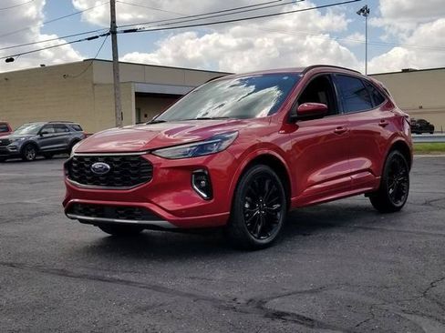Used 2023 Ford Escape ST-Line Elite AWD/4WD image 2