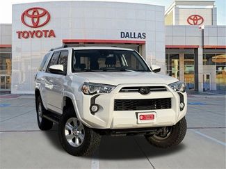 Used 2020 Toyota 4Runner SR5 video 1