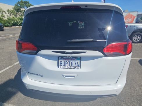 Used 2020 Chrysler Pacifica Touring-L Plus w/ S Appearance Package image 8