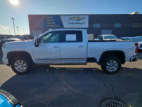 Used 2024 Chevrolet Silverado 3500 High Country w/ Technology Package image 7