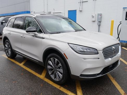 Used 2022 Lincoln Corsair Reserve w/ Equipment Group 201A image 2