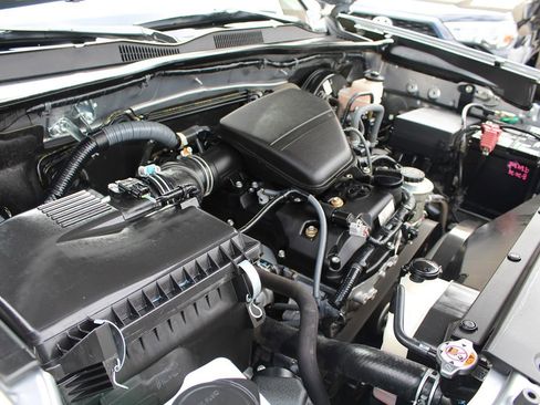 Used 2020 Toyota Tacoma SR w/ SR Convenience Package image 28