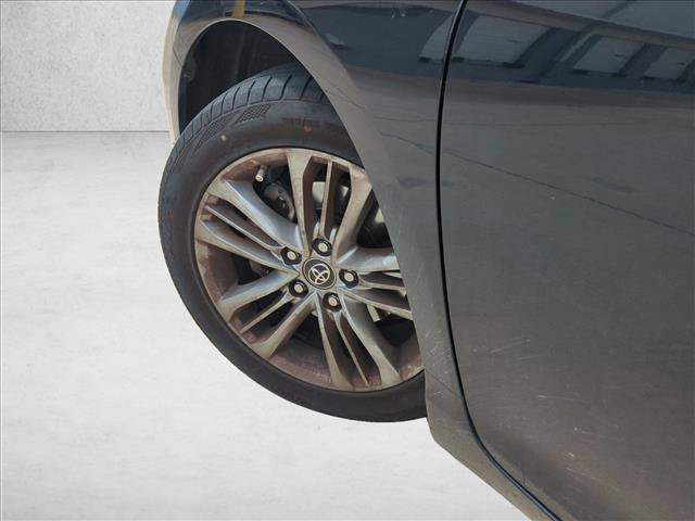 Used 2017 Toyota Camry SE FWD image 9